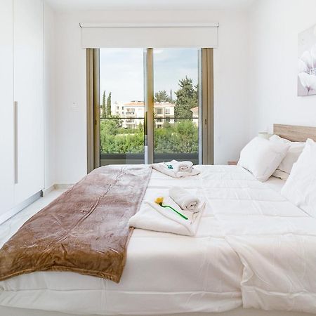 Adolina Apartments By Ezoria Villas Paphos Buitenkant foto