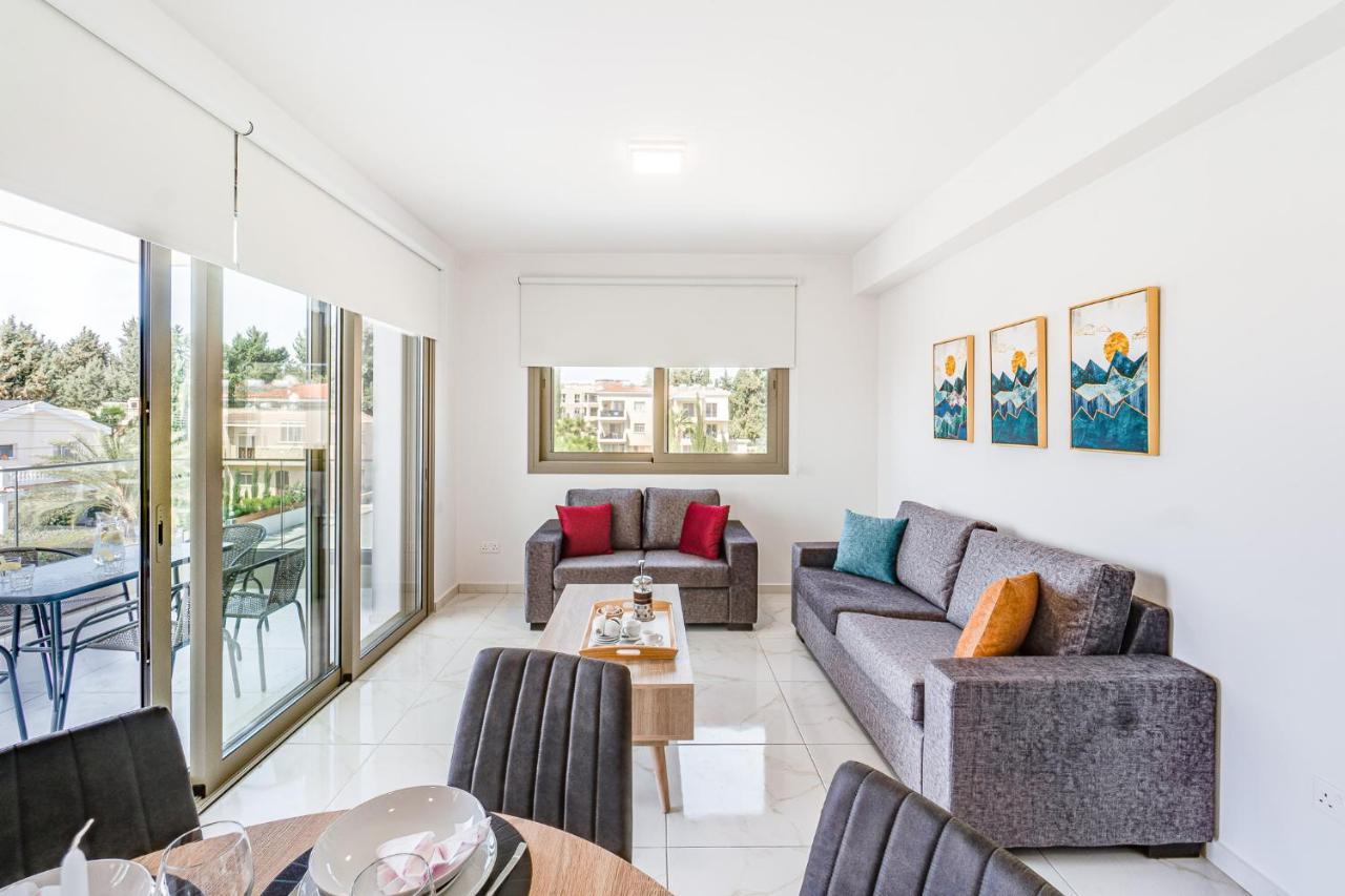 Adolina Apartments By Ezoria Villas Paphos Buitenkant foto