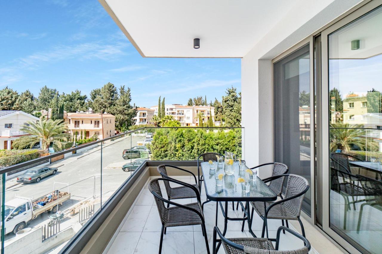 Adolina Apartments By Ezoria Villas Paphos Buitenkant foto
