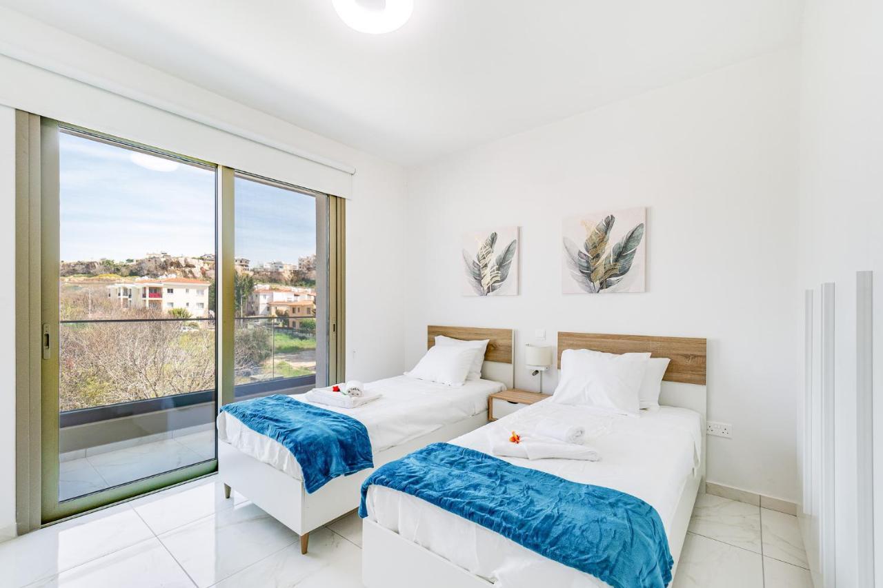 Adolina Apartments By Ezoria Villas Paphos Buitenkant foto