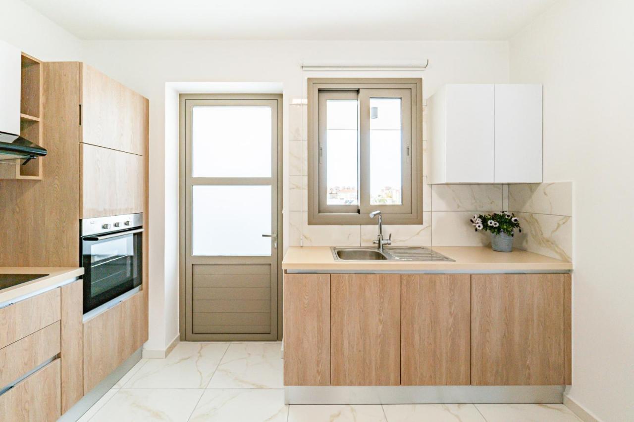 Adolina Apartments By Ezoria Villas Paphos Buitenkant foto