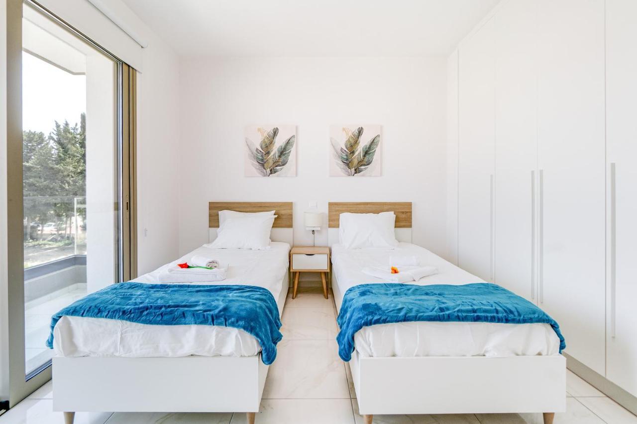 Adolina Apartments By Ezoria Villas Paphos Buitenkant foto