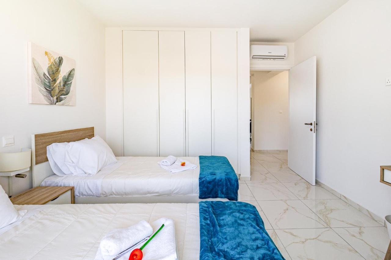 Adolina Apartments By Ezoria Villas Paphos Buitenkant foto