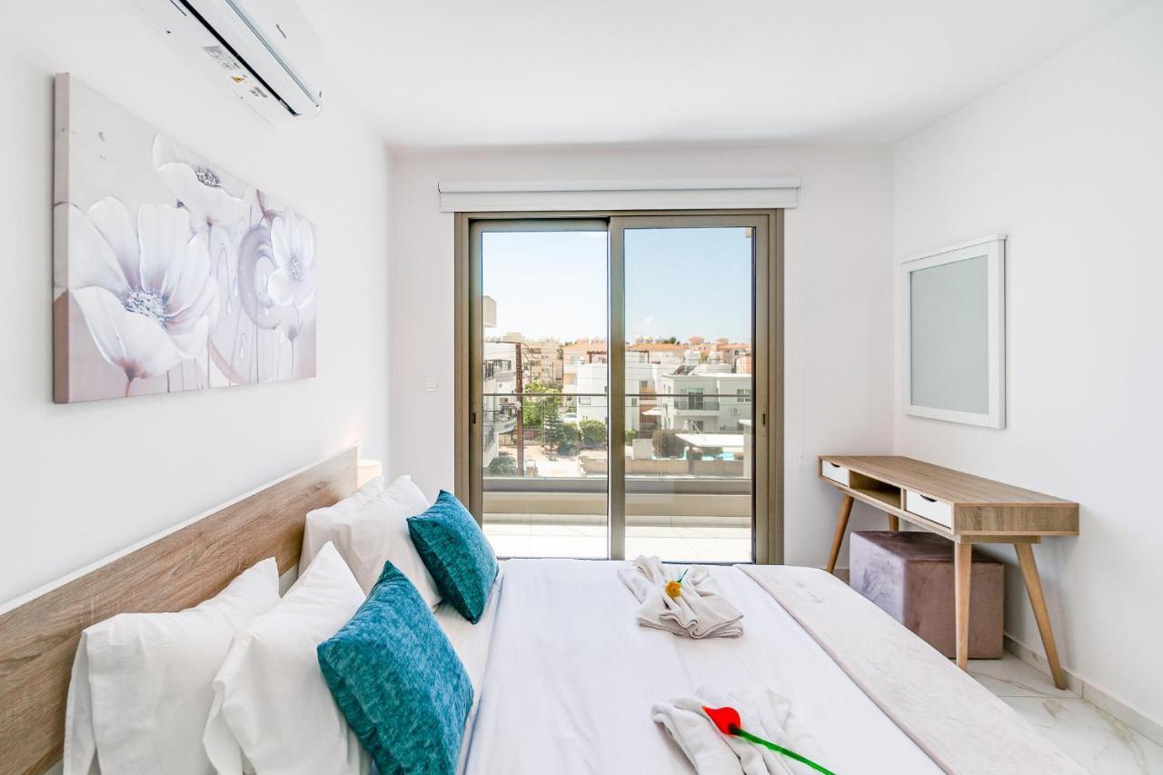 Adolina Apartments By Ezoria Villas Paphos Buitenkant foto
