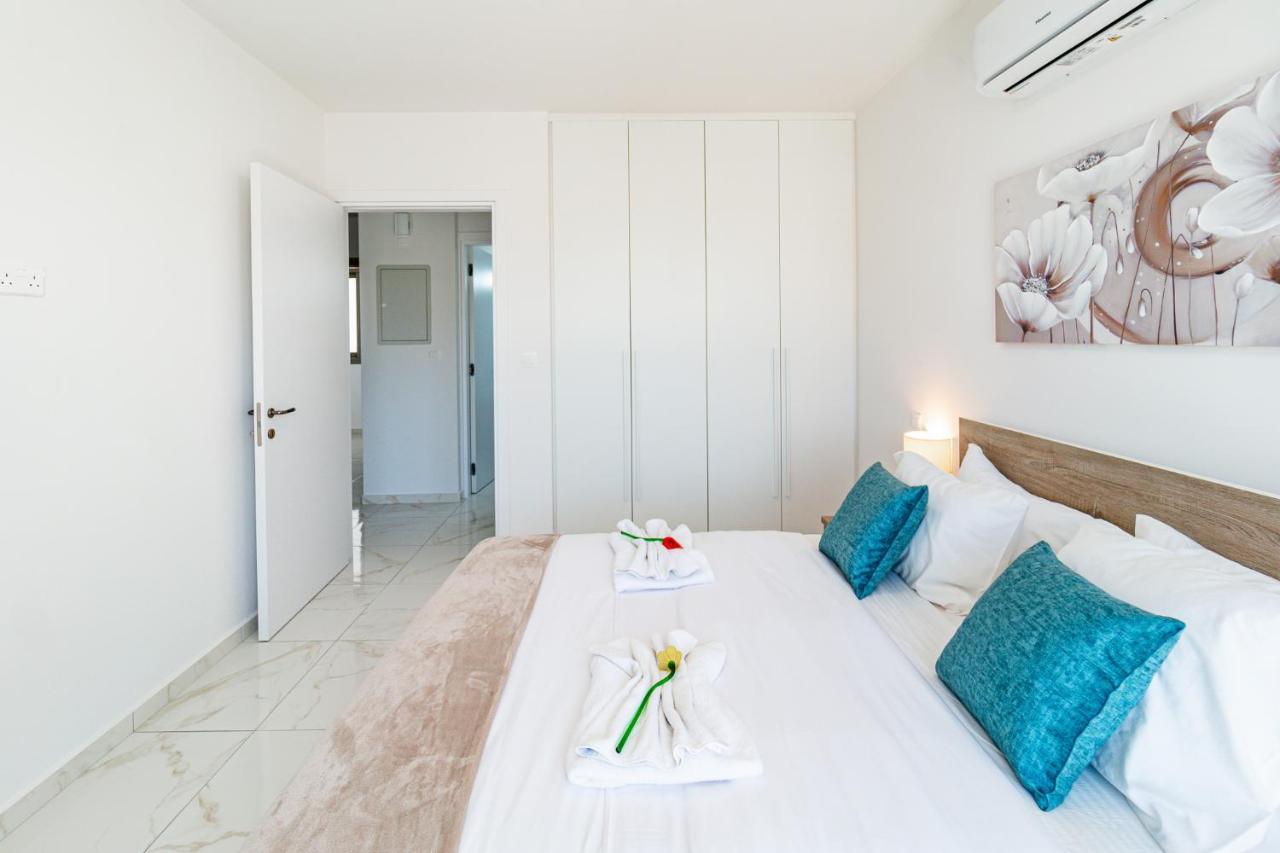Adolina Apartments By Ezoria Villas Paphos Buitenkant foto