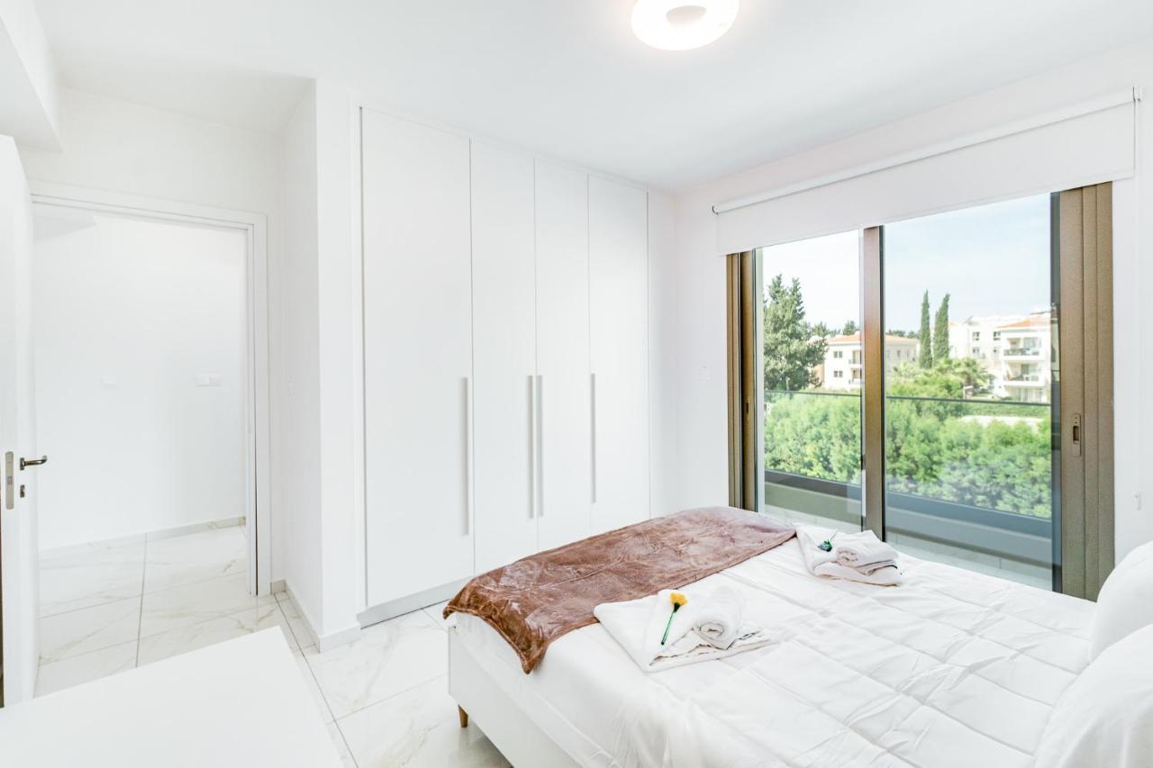 Adolina Apartments By Ezoria Villas Paphos Buitenkant foto