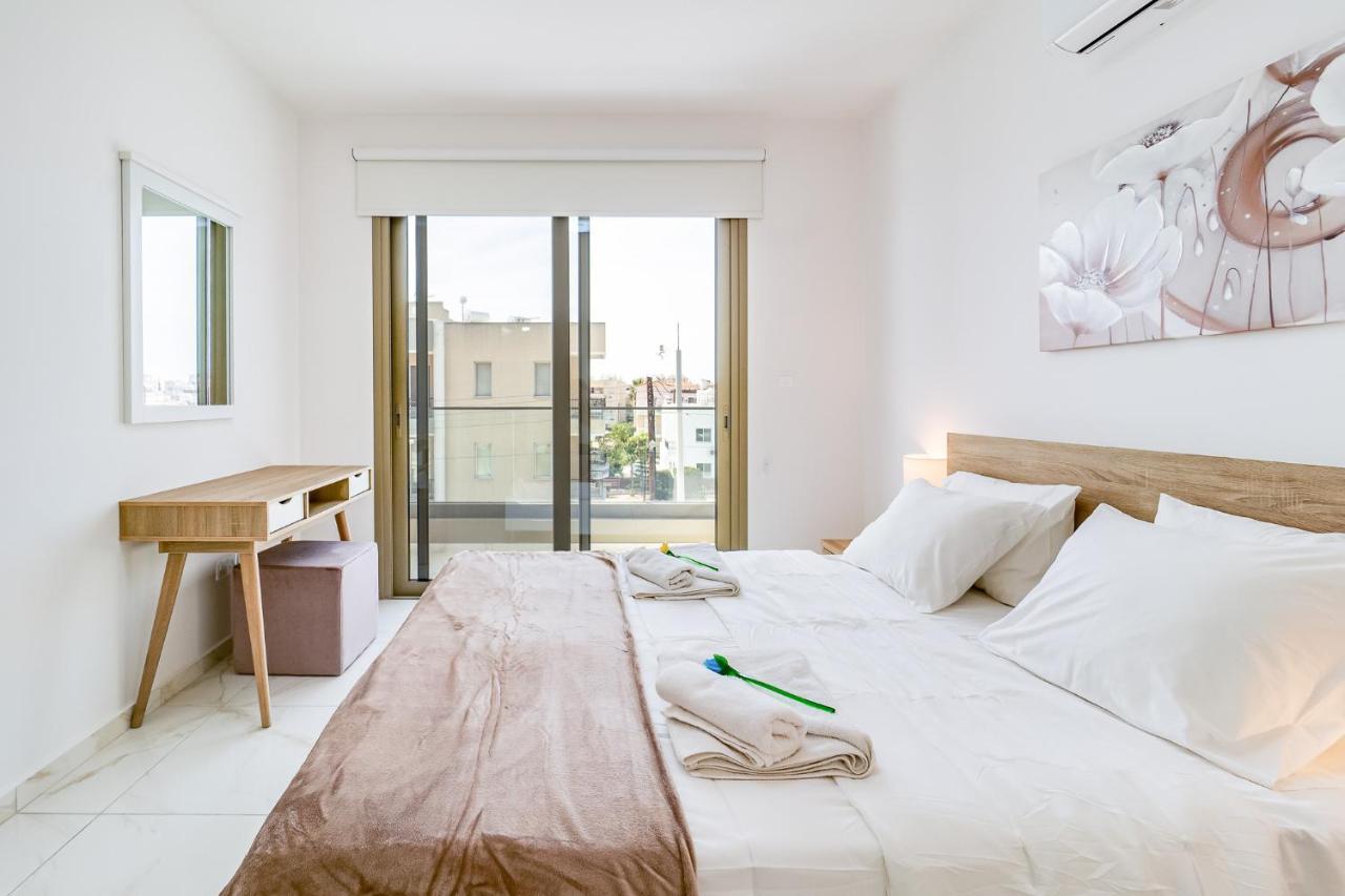 Adolina Apartments By Ezoria Villas Paphos Buitenkant foto