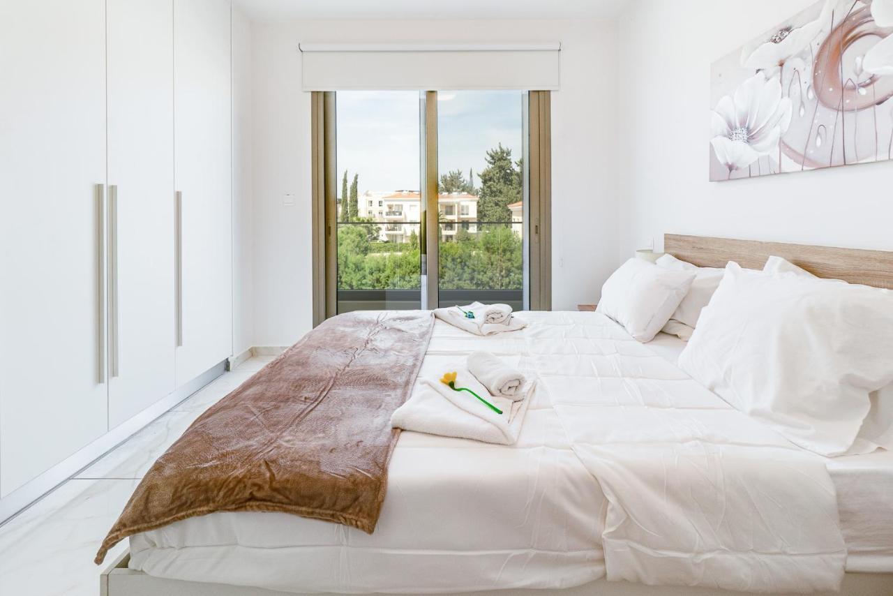 Adolina Apartments By Ezoria Villas Paphos Buitenkant foto