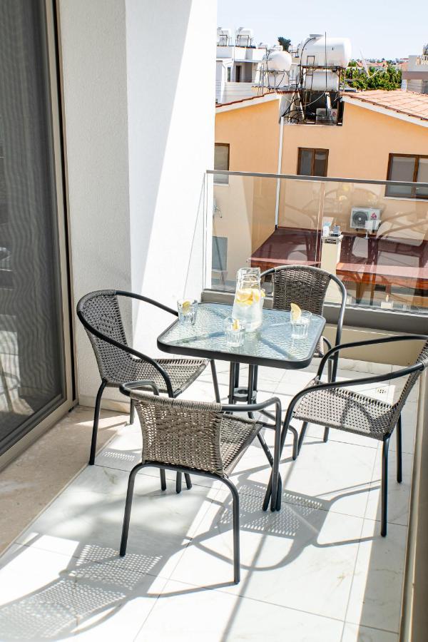 Adolina Apartments By Ezoria Villas Paphos Buitenkant foto